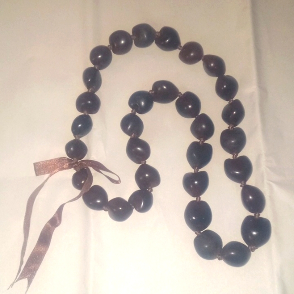 Hawaiian Brown Kuiku nut necklace